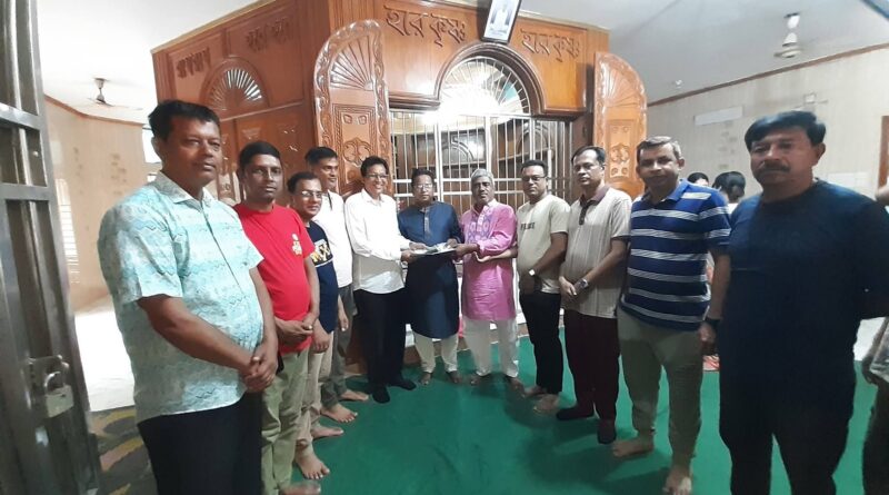 মহাতীর্থ লাঙ্গল বন্ধ শারদাঞ্জলি ফোরামের সেবা ক্যাম্পের হিসাব হস্তান্তর।